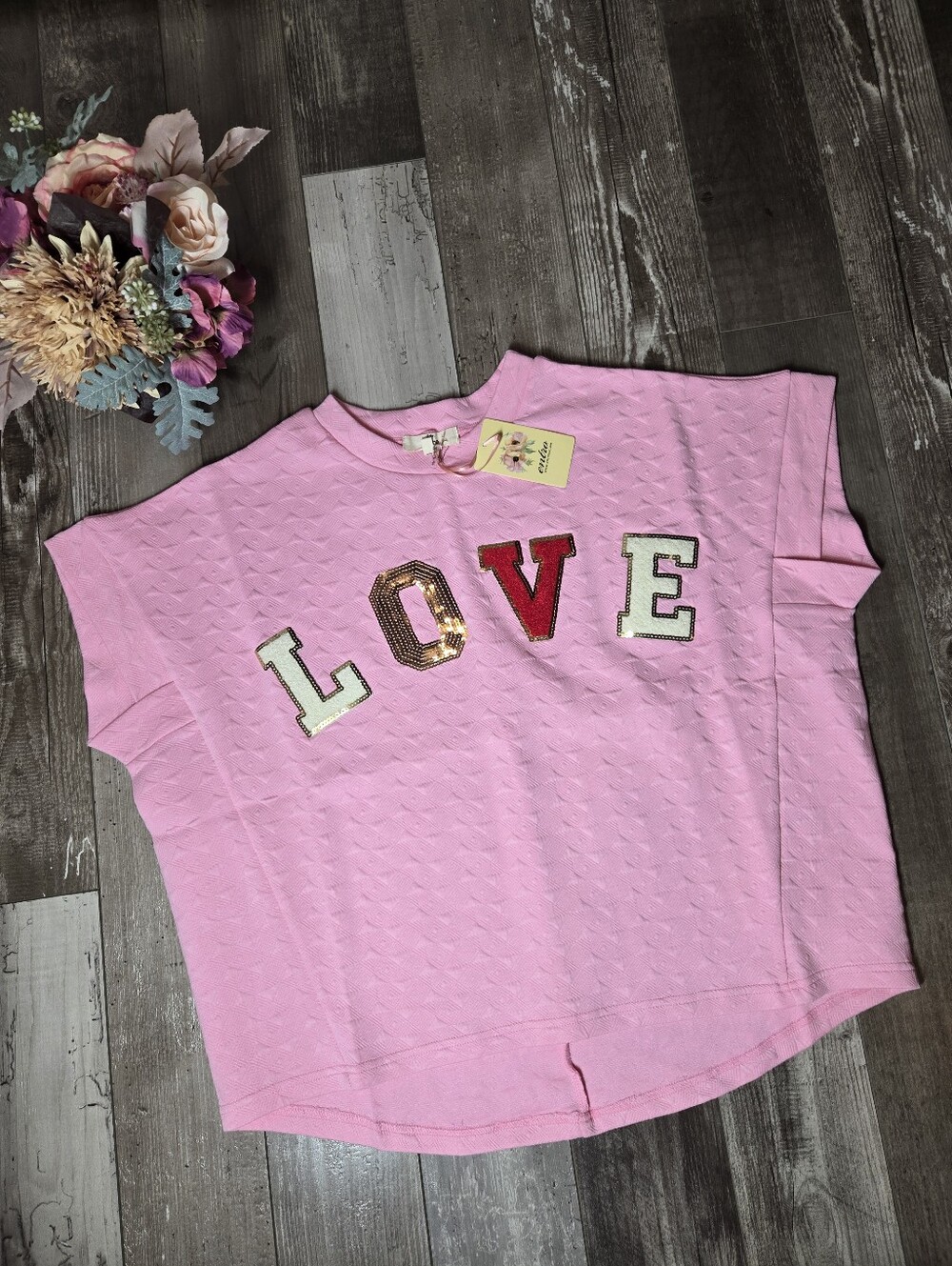 NWT Entro Pink Textured LOVE Sequin Short Sleeve Top – Size Small